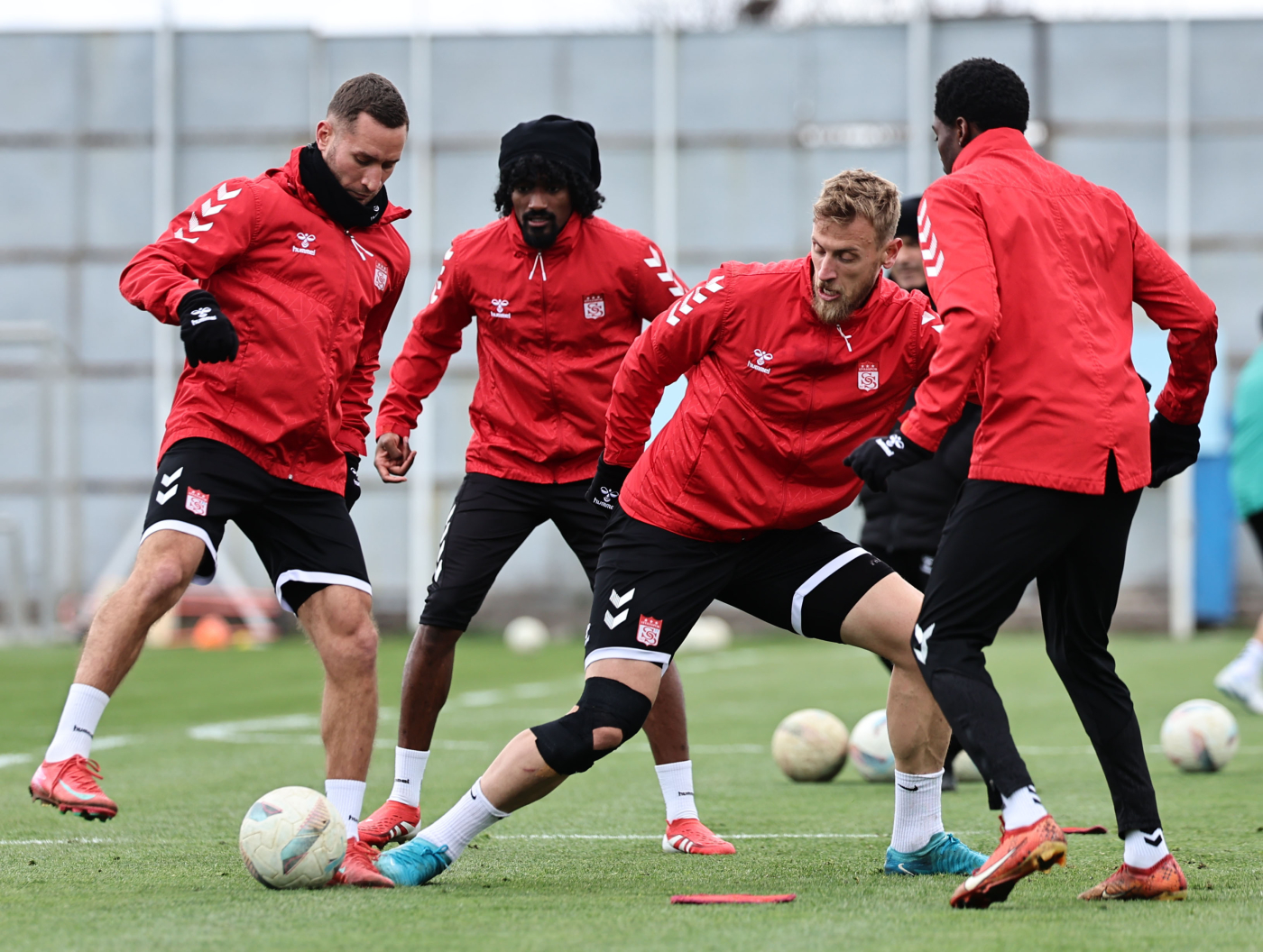 SIVASSPOR-KASIMPASA-MACI-HAZIRLIKLARINI_661989_196238-i67ff9906dcc5c.jpg
