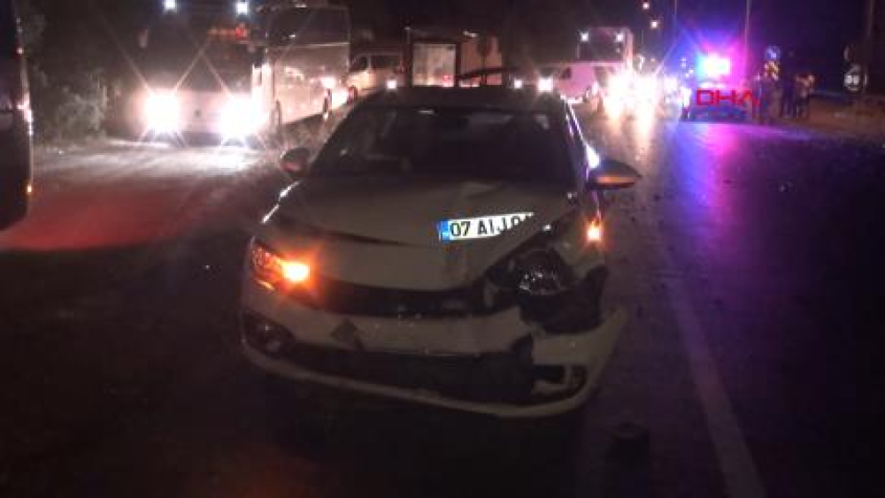 Otomobille çarpışan elektrikli motosikletteki turist yaralandı