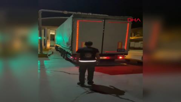 İran'dan Türkiye'ye giriş yapan TIR'da 300 kilo uyuşturucu ele geçirildi; sürücü gözaltında