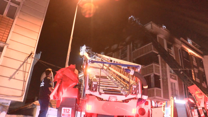 Gaziosmanpaşa'da 6 katlı binada yangın