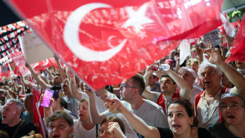 Özgür Özel, Bakırköy'deki 'Millet İradesine Sahip Çıkıyor' mitinginde konuştu